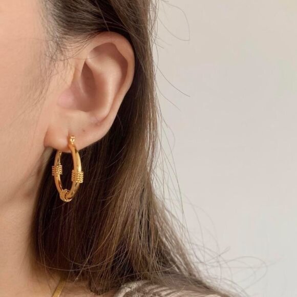 18K Gold Plated Weaved Detail Hoop Earrings - Picture 3 of 7